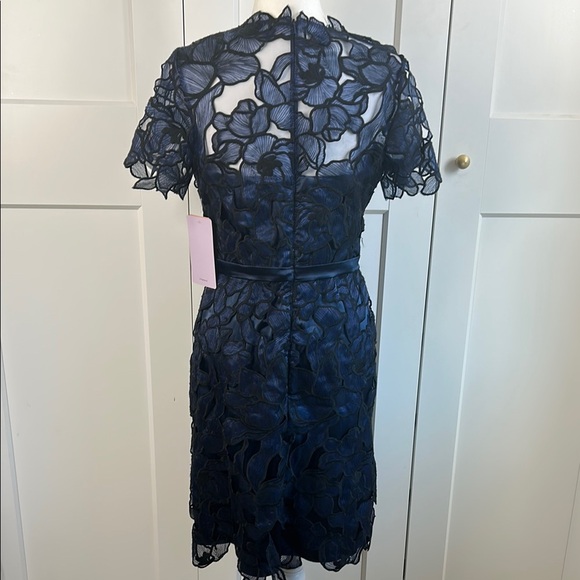 Elegant Navy Lace Dress - Picture 3 of 6